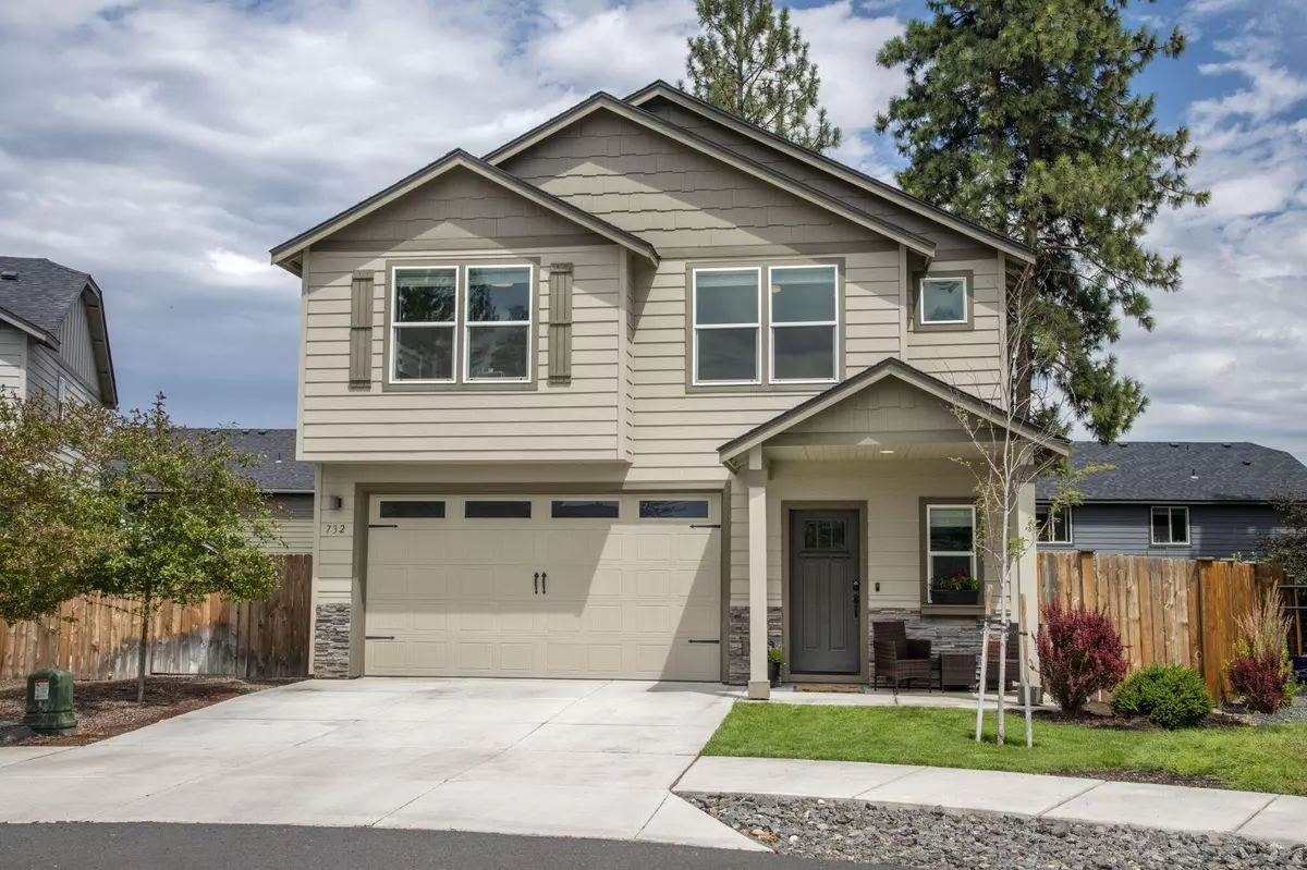 Sisters, OR 97759,732 Roundhouse CT