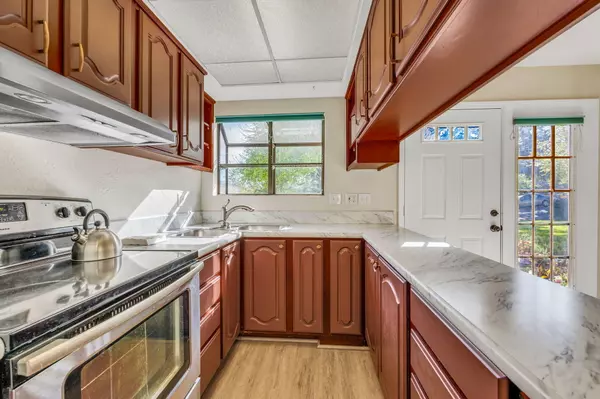 Ashland, OR 97520,495 Chestnut ST #6