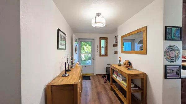 Klamath Falls, OR 97603,4965 Laurelwood DR