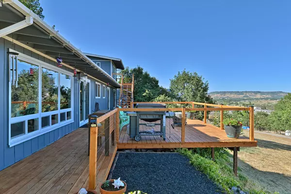 Central Point, OR 97502,6251 Ventura LN