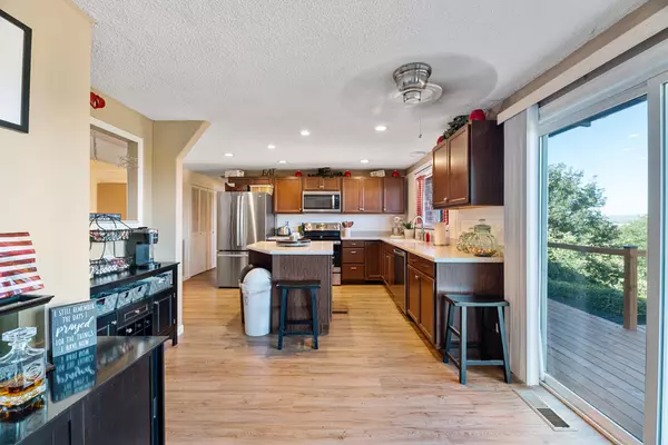 Central Point, OR 97502,6251 Ventura LN