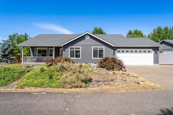 Shady Cove, OR 97539,585 Alpine ST