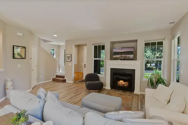 Bend, OR 97702,19563 Lost Lake DR