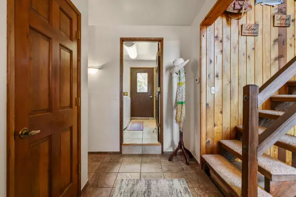 Klamath Falls, OR 97603,3213 Country LN