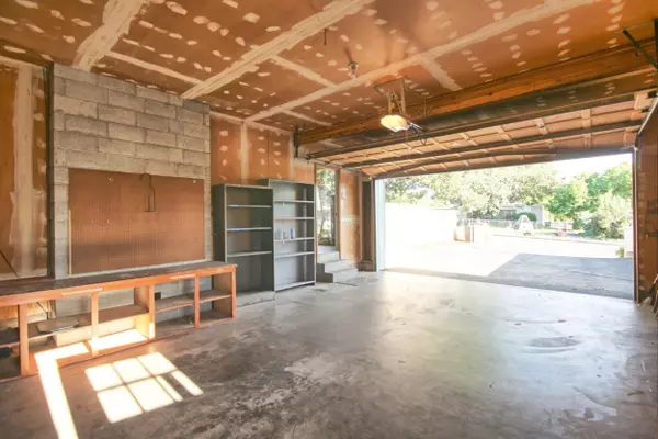 Medford, OR 97504,2233 Oakwood DR