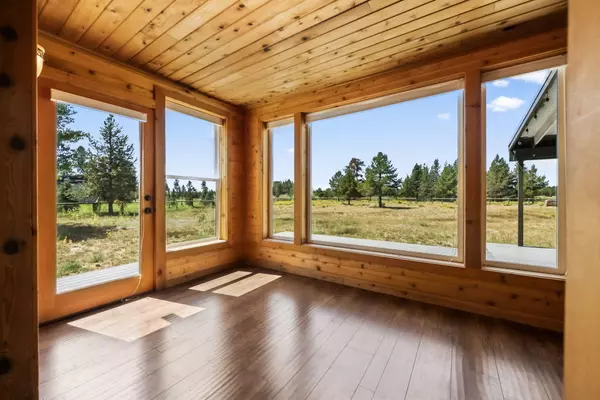 Bend, OR 97707,55563 Huntington RD