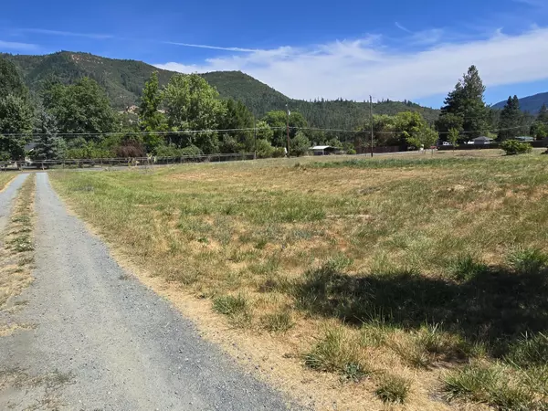 Grants Pass, OR 97527,240 Homewood RD