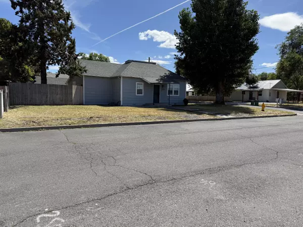 1904 Orchard AVE, Klamath Falls, OR 97601