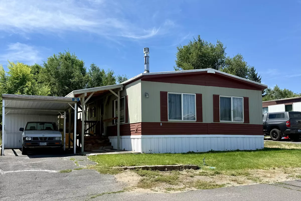 Klamath Falls, OR 97601,2241 Greensprings DR #69