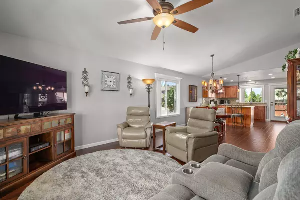 Grants Pass, OR 97527,2858 Shimmer LN