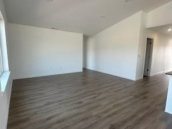 Madras, OR 97741,730 Rickenbacker RD #131