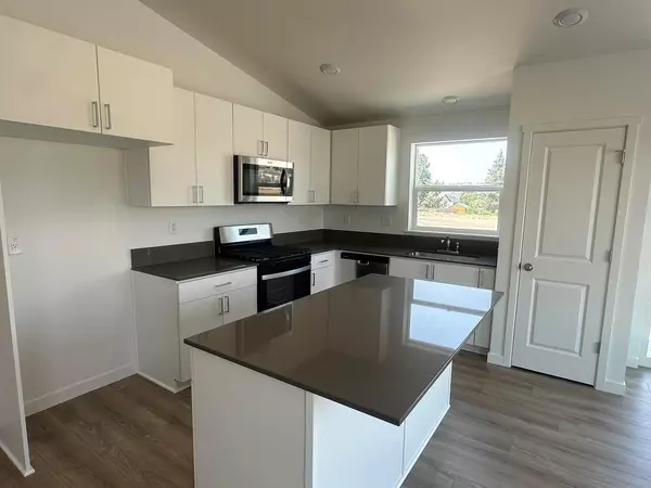 Madras, OR 97741,730 Rickenbacker RD #131