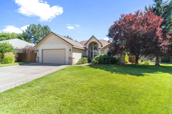 Bend, OR 97701,2387 Lakeridge DR