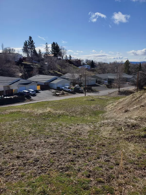 Klamath Falls, OR 97601,Old Fort RD #1,2,6