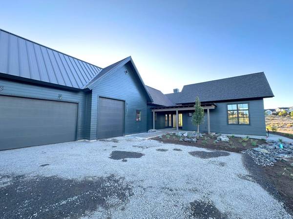3118 Crossing DR, Bend, OR 97703