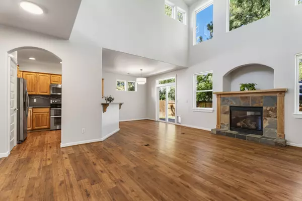 Sisters, OR 97759,1642 Hill AVE