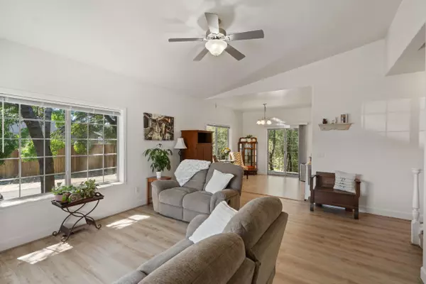 Eagle Point, OR 97524,136 Dianne WAY