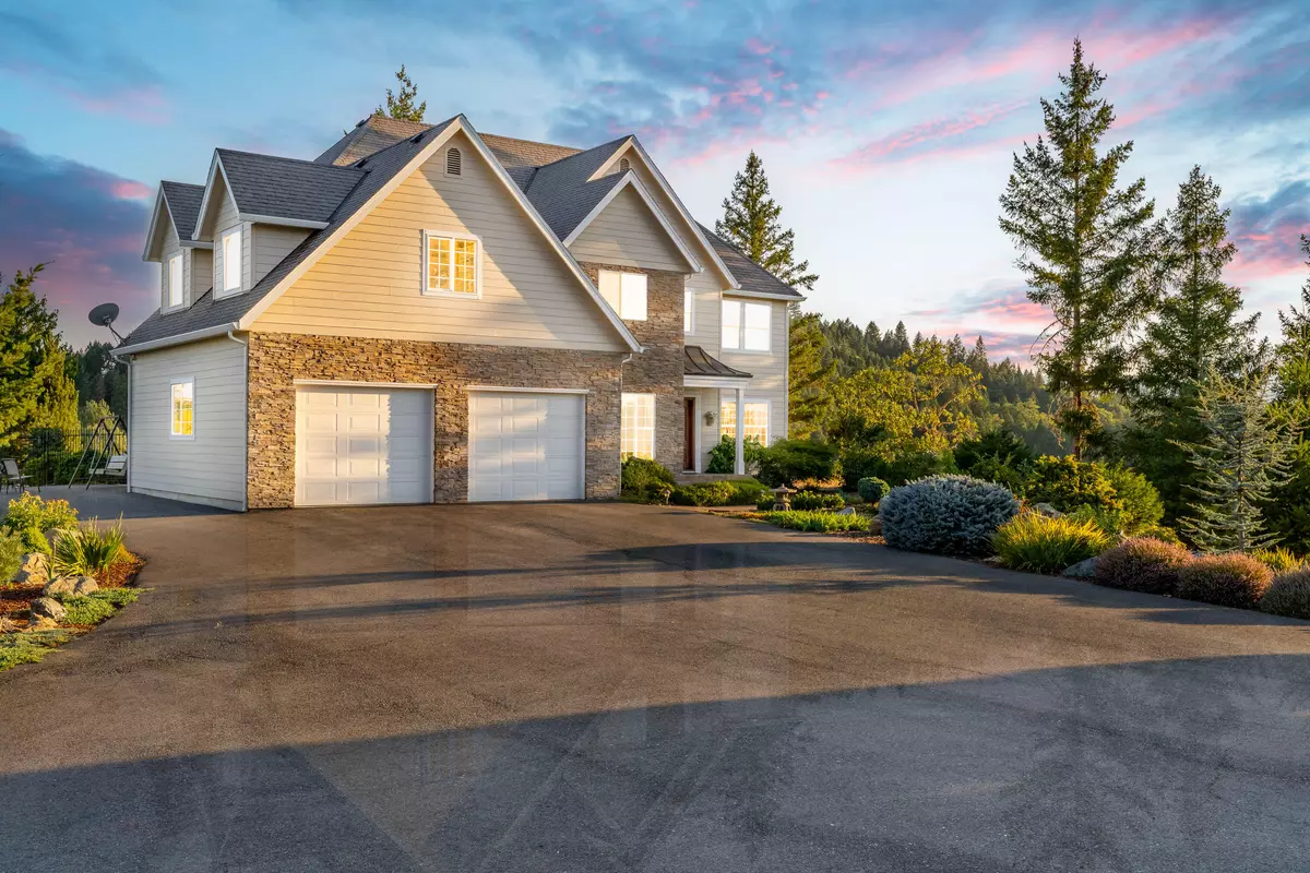 Grants Pass, OR 97526,424 Needlewood DR