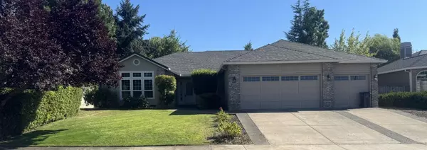 3584 Shamrock DR, Medford, OR 97504