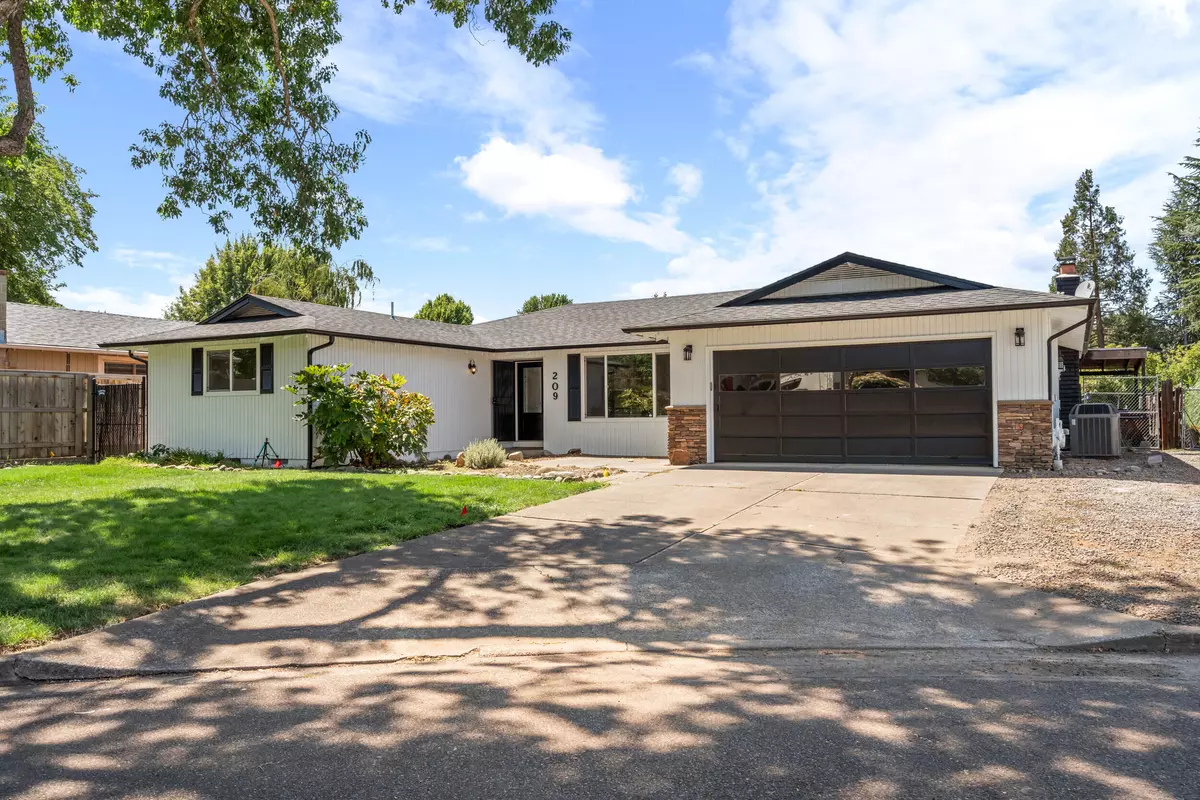 Central Point, OR 97502,209 Donna WAY