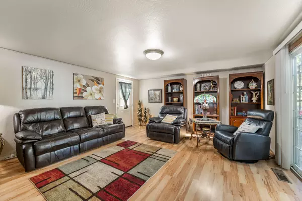 Grants Pass, OR 97526,416 Pleasant View DR