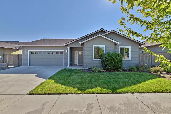2111 La Connor DR, Medford, OR 97501