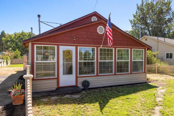 1759 Summers LN, Klamath Falls, OR 97603