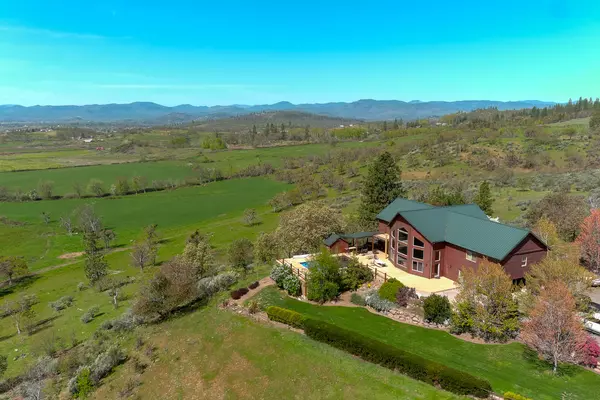 1881 Brophy RD, Eagle Point, OR 97524