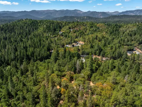 395 Stewart RD,  Grants Pass,  OR 97526