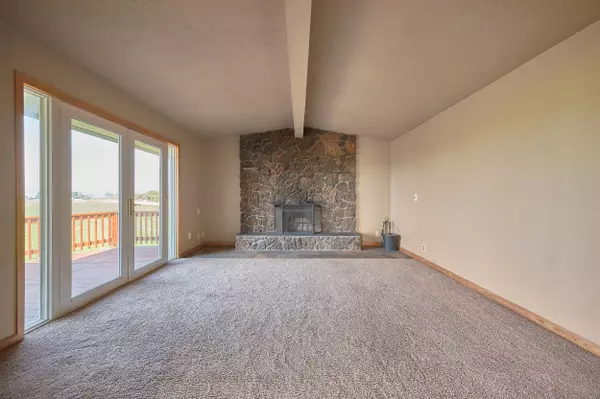 Prineville, OR 97754,9463 Mountain View Acres RD