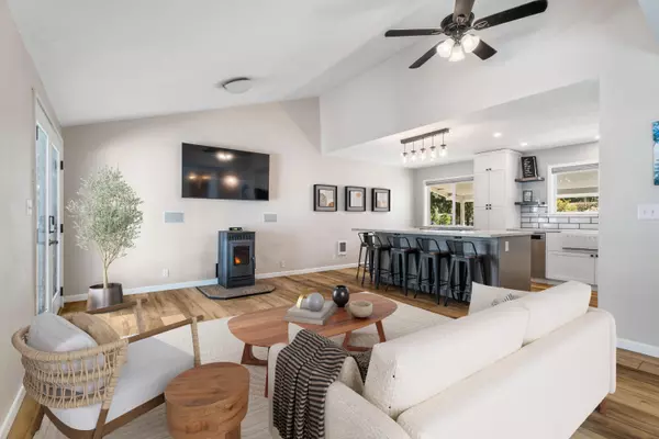 Bend, OR 97702,59773 Cheyenne RD