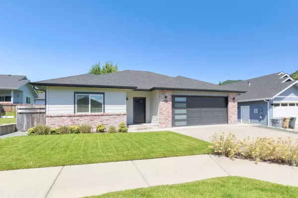 822 Cooke AVE, Grants Pass, OR 97526