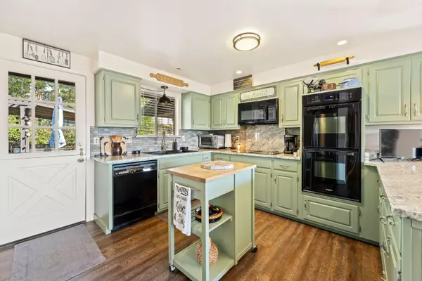 Grants Pass, OR 97526,1730 Crescent DR