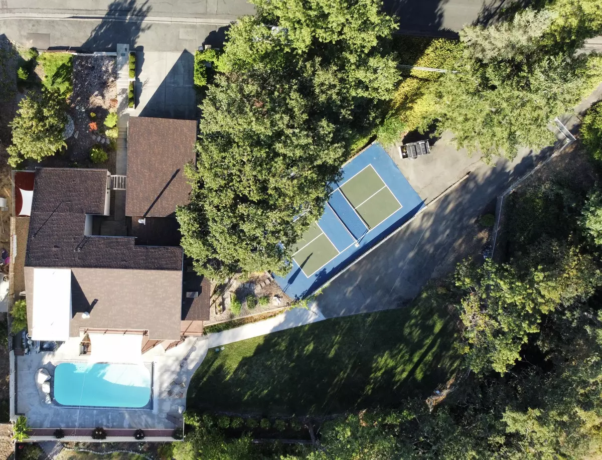 Grants Pass, OR 97526,1710 Hillcrest LN