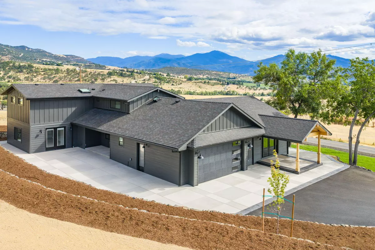 Medford, OR 97504,4691 Cherry LN