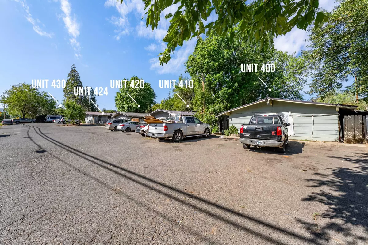 Medford, OR 97501,400 -402 S Columbus AVE