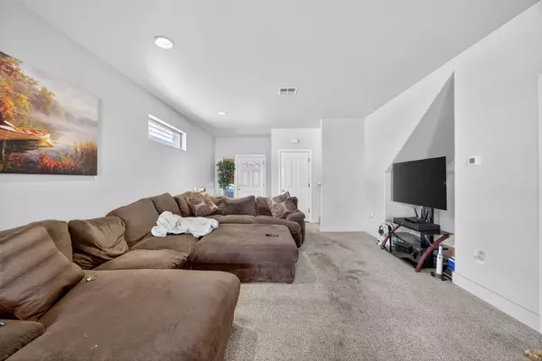 Central Point, OR 97502,269 Daisy Creek Village DR