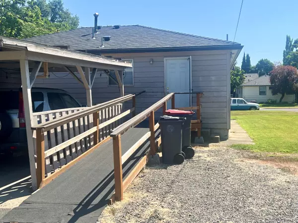 Medford, OR 97504,313 Marie ST
