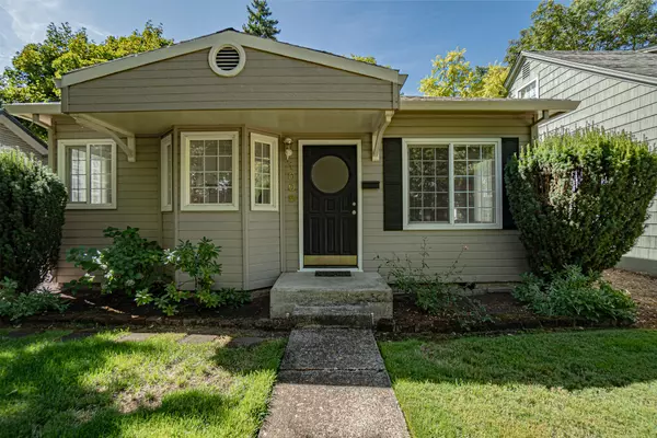 1008 Queen Anne AVE, Medford, OR 97504