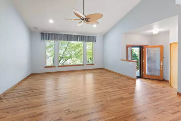 Grants Pass, OR 97526,1946 Crown ST