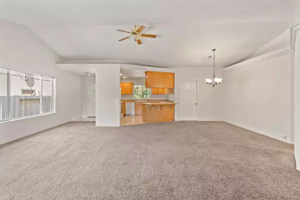 Grants Pass, OR 97527,1724 Brookhurst WAY