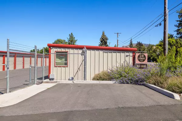 Klamath Falls, OR 97601,2738 Montelius ST