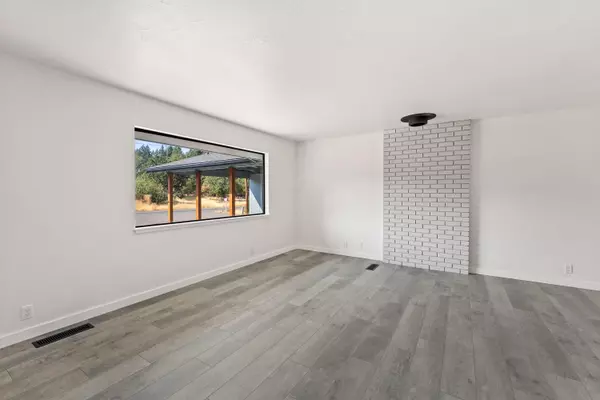 Cave Junction, OR 97523,222 Shadywood DR