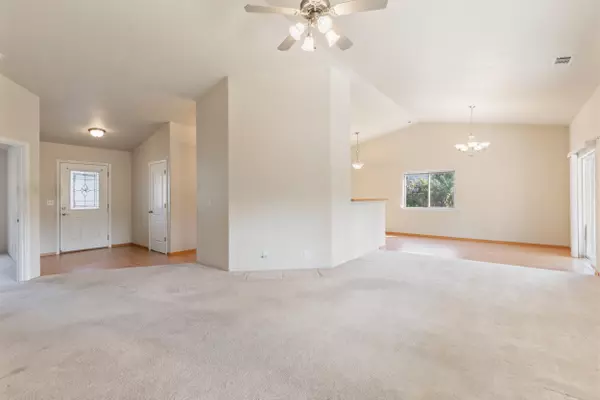 Grants Pass, OR 97527,2052 Nebraska AVE