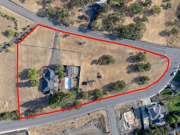 5493 Hillcrest RD,  Medford,  OR 97504
