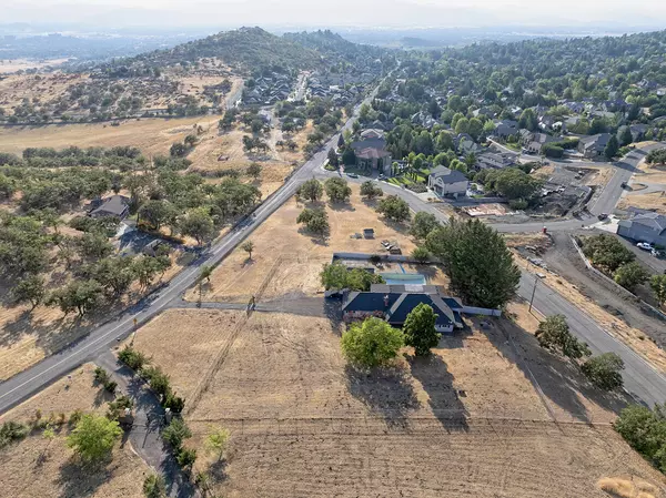Medford, OR 97504,5493 Hillcrest RD