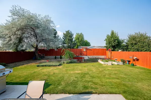 Redmond, OR 97756,735 Oak PL