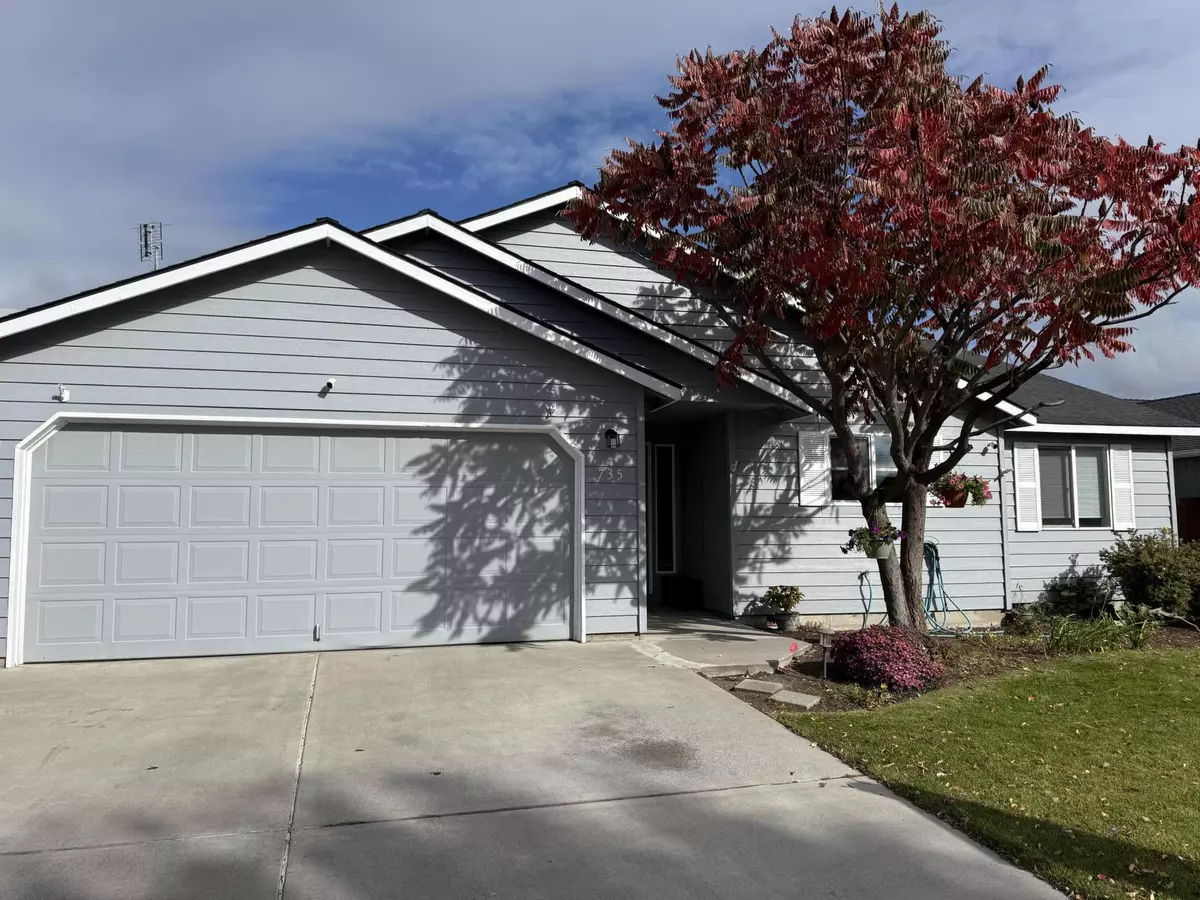 Redmond, OR 97756,735 Oak PL