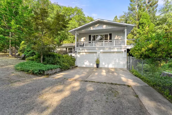 Grants Pass, OR 97527,219 Bluebell LN