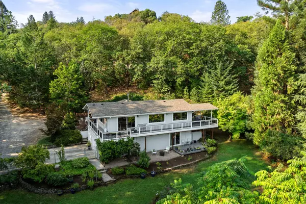 219 Bluebell LN, Grants Pass, OR 97527